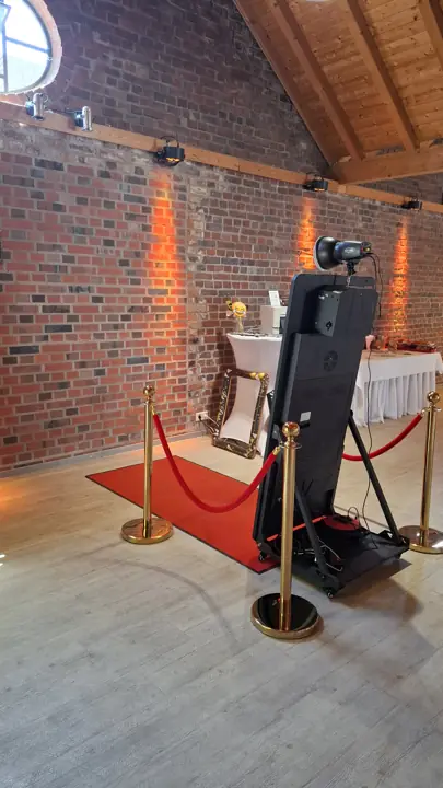 Fotospiegel und Kamera von hinten